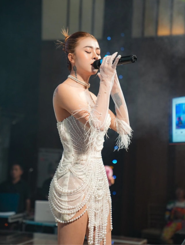 hana cam tien 1 jpg