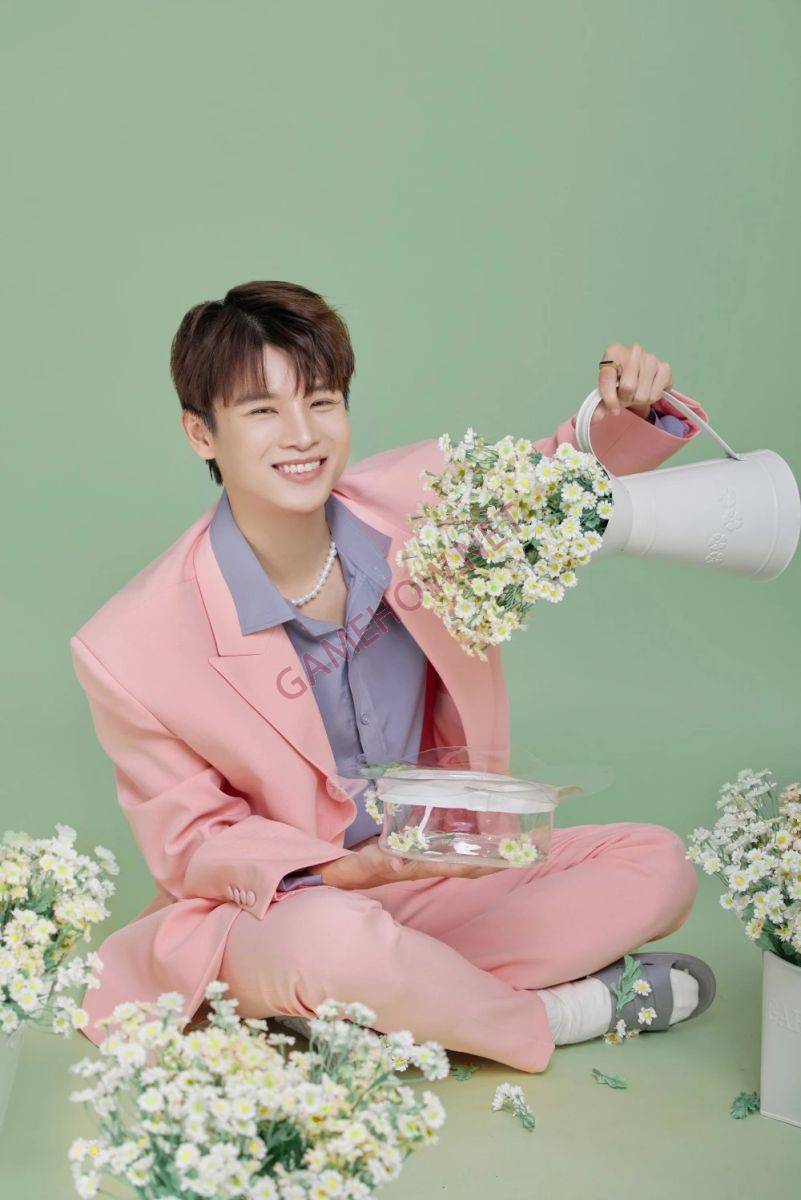 pham dinh thai ngan 8 jpg