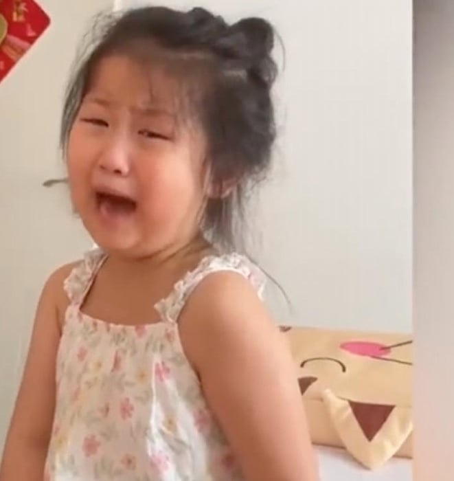 meme em be khoc 12 jpg